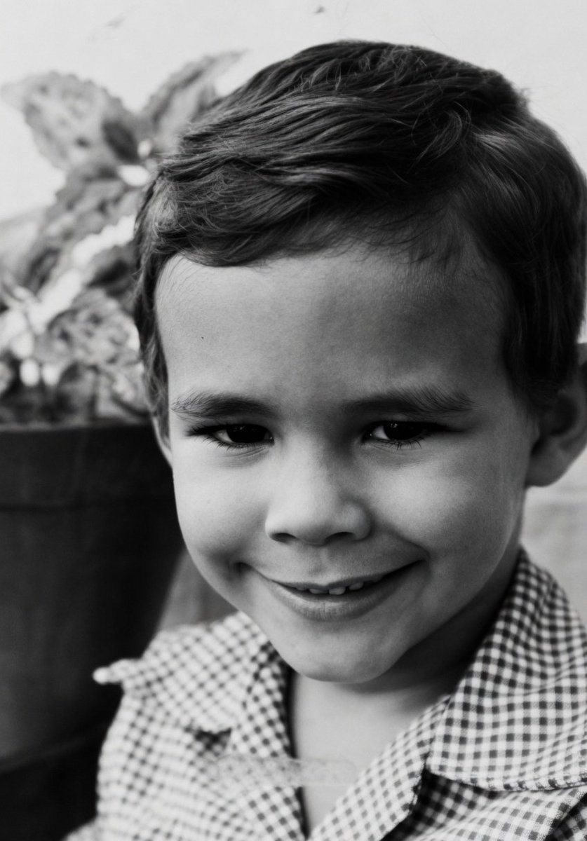 Ernesto Eduardo Dobarganes as a child in Havana, black-and-white portrait